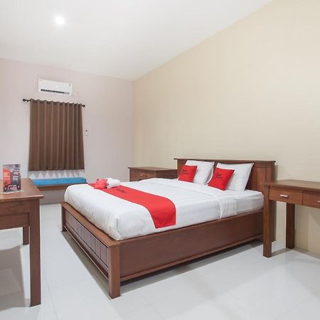 Reddoorz Near Universitas Wijaya Kusuma Surabaya Exterior photo
